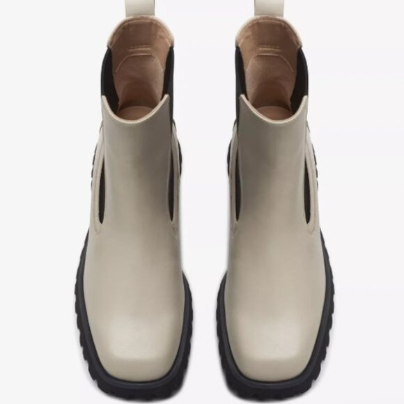Clarks Women's "Stayso" Rise Leather Chelsea Boot in Ivory Leather (Size US 9.5) - Picture 2 of 12